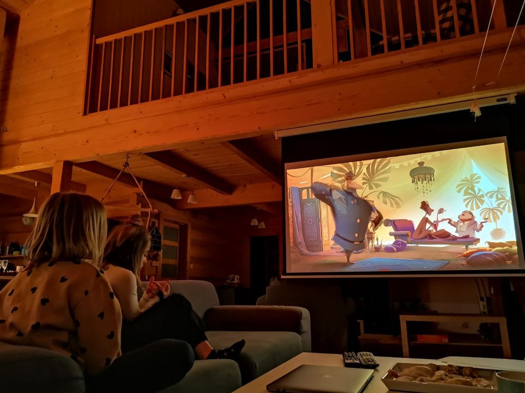 Timber House — kino domowe
